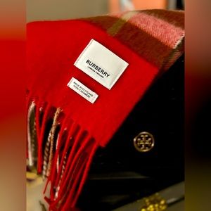 Like new Burberry cashmere scarf!